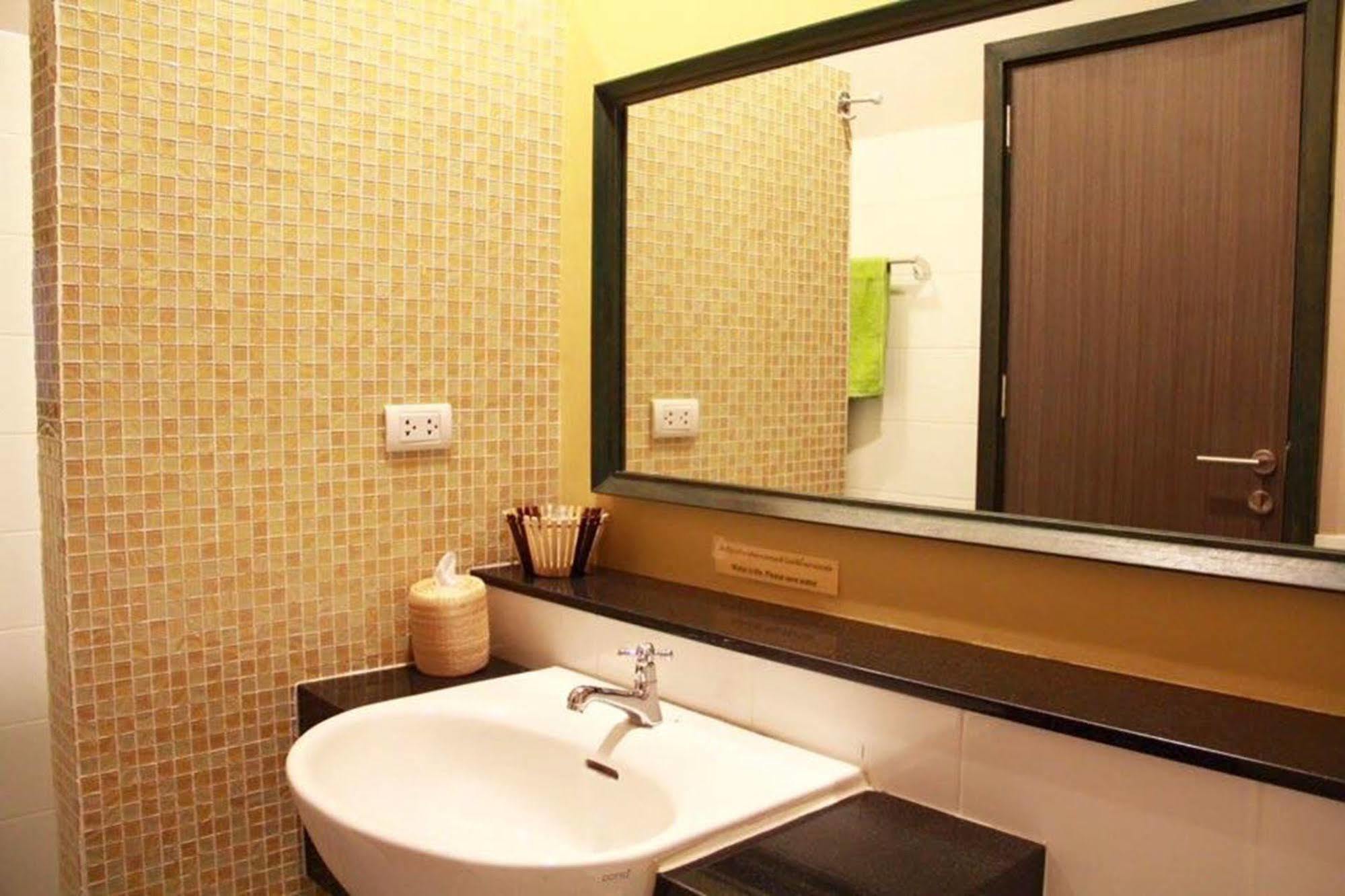 Mulberry House Hotel Pak Thong Chai Exterior photo